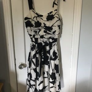 White House Black Market Sundress SZ 6